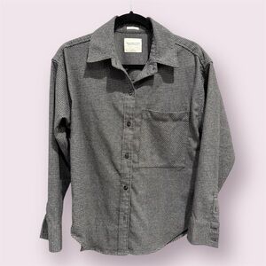 Abercrombie & Fitch Soft charcoal gray collared oversized button down shirt sz S